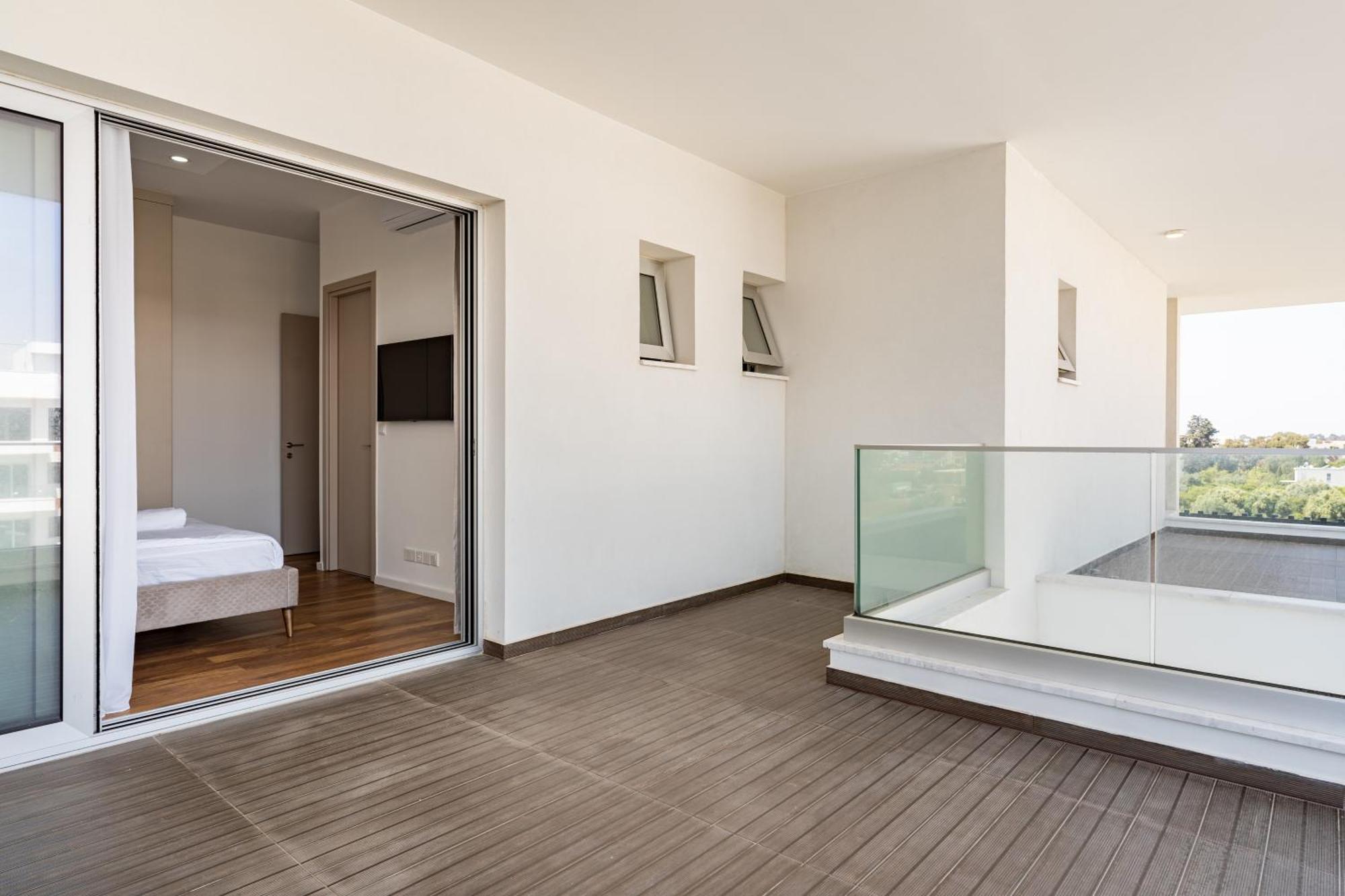 Yamas Urban Living Zakaki Pool Penthouses & Apartments Limassol Eksteriør billede