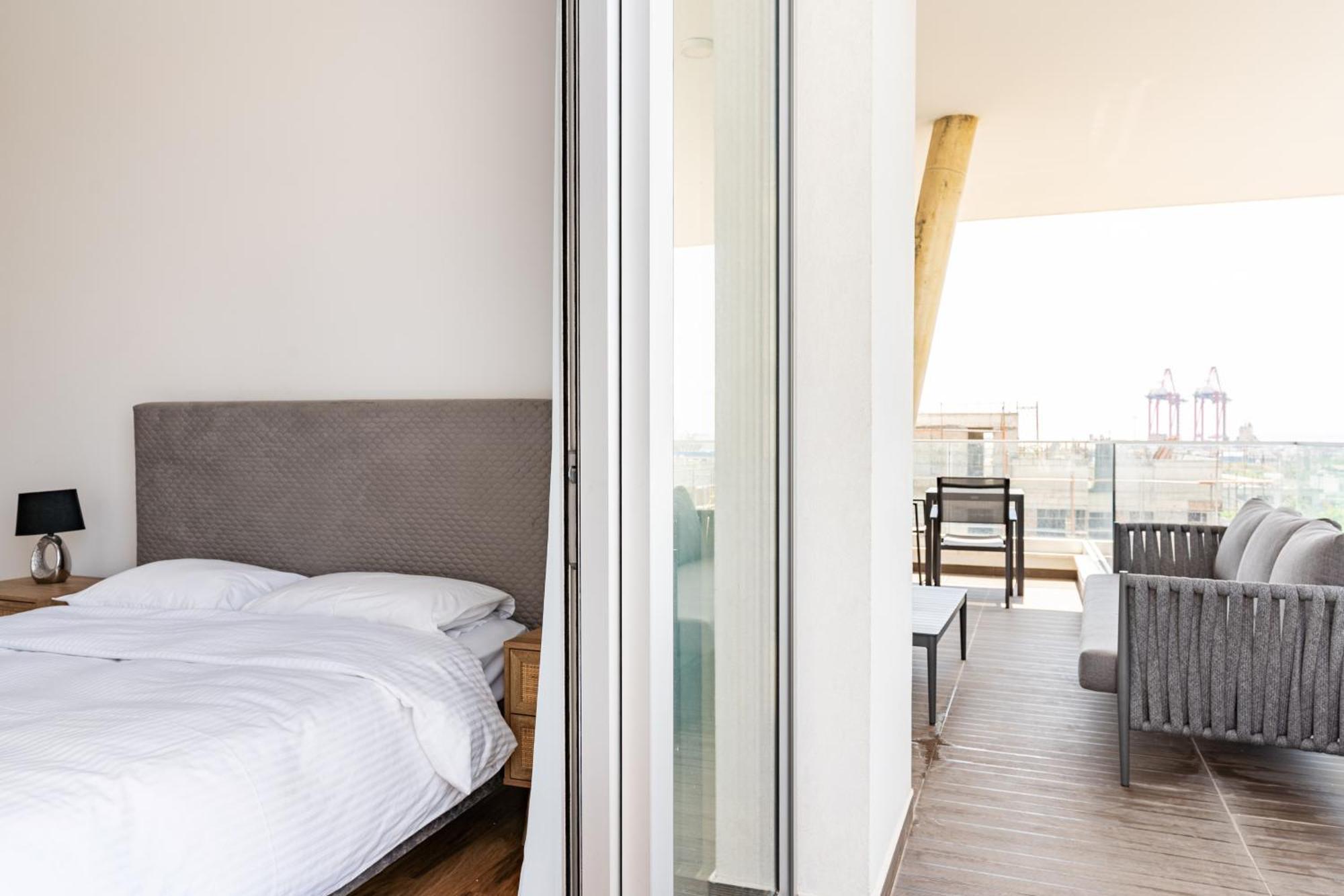 Yamas Urban Living Zakaki Pool Penthouses & Apartments Limassol Eksteriør billede