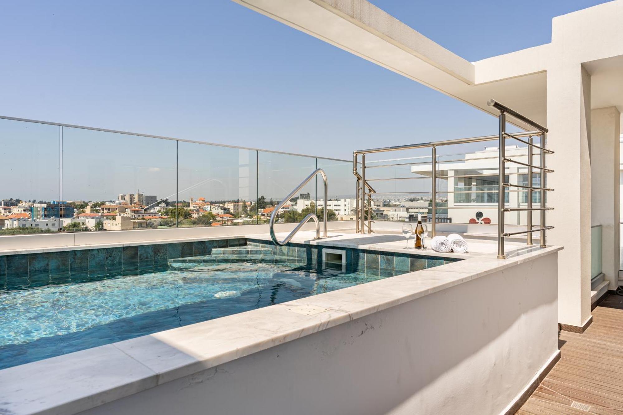 Yamas Urban Living Zakaki Pool Penthouses & Apartments Limassol Eksteriør billede